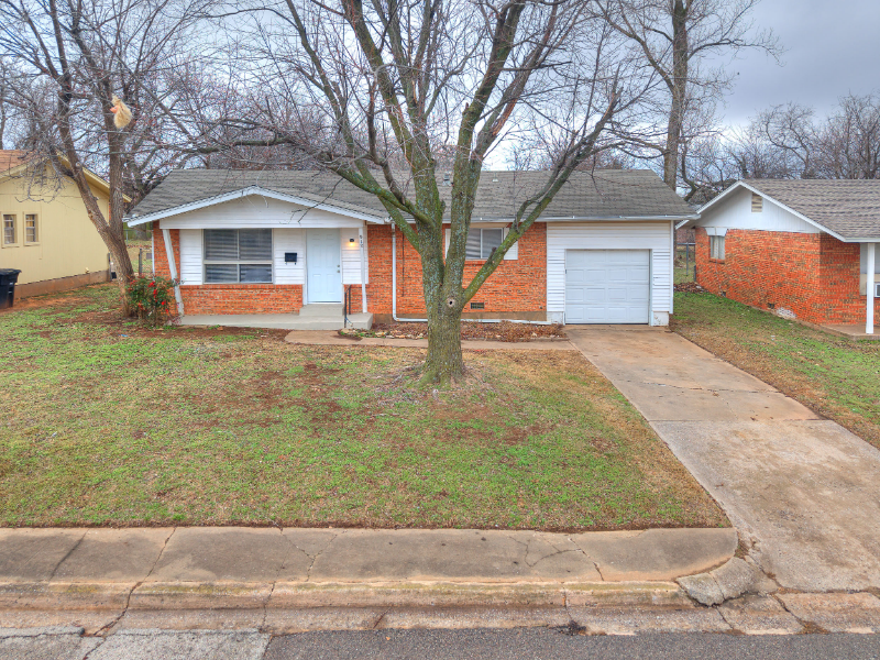 912 Nw 24th St - Photo 2 of 17