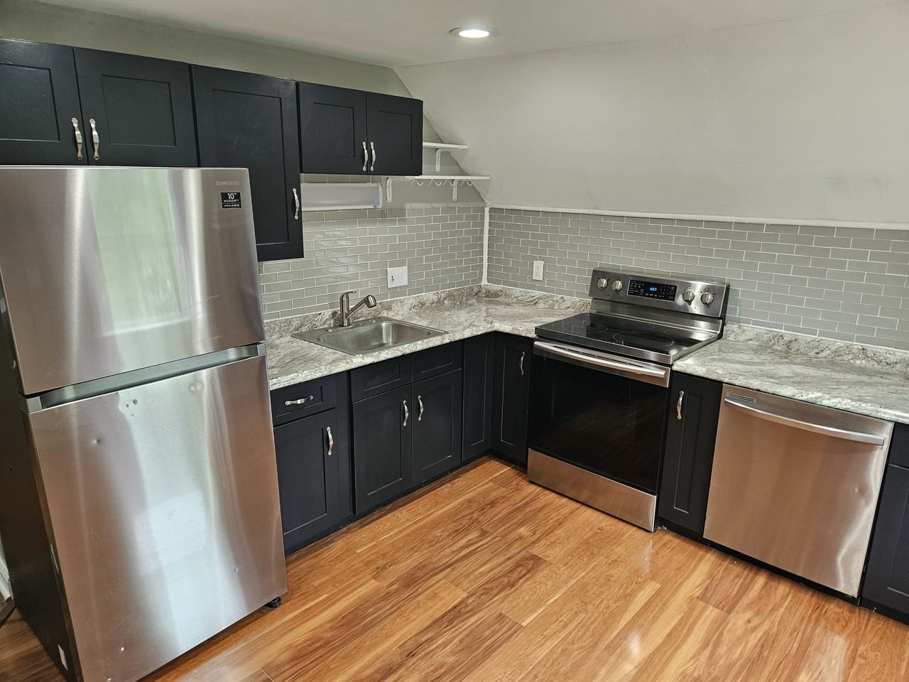 19 Elizabeth St #3 - Photo 3 of 16