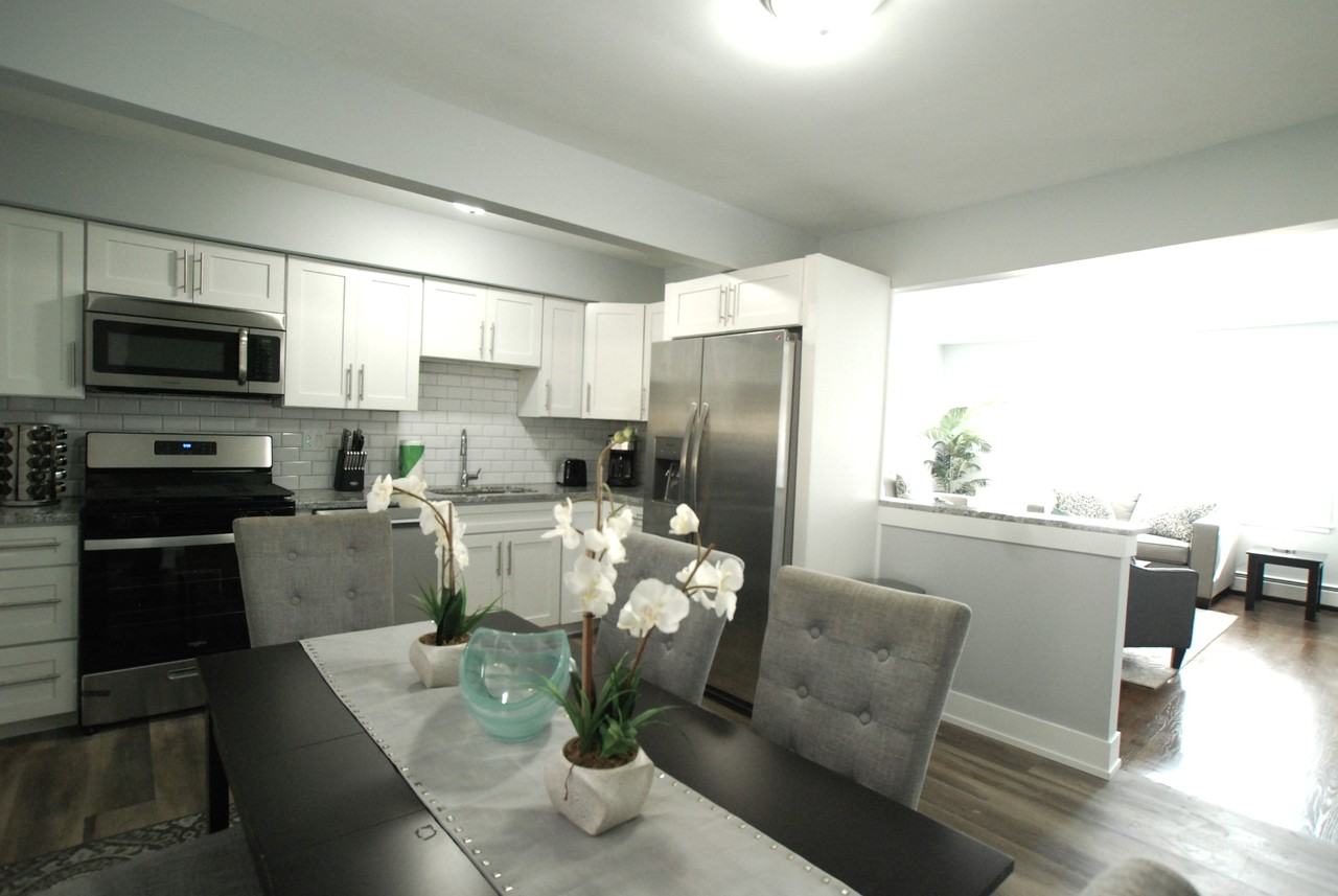 2246 S 17th Ave #1W - Photo 2 of 8