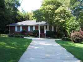 featured image of 1717 Belcher Cir