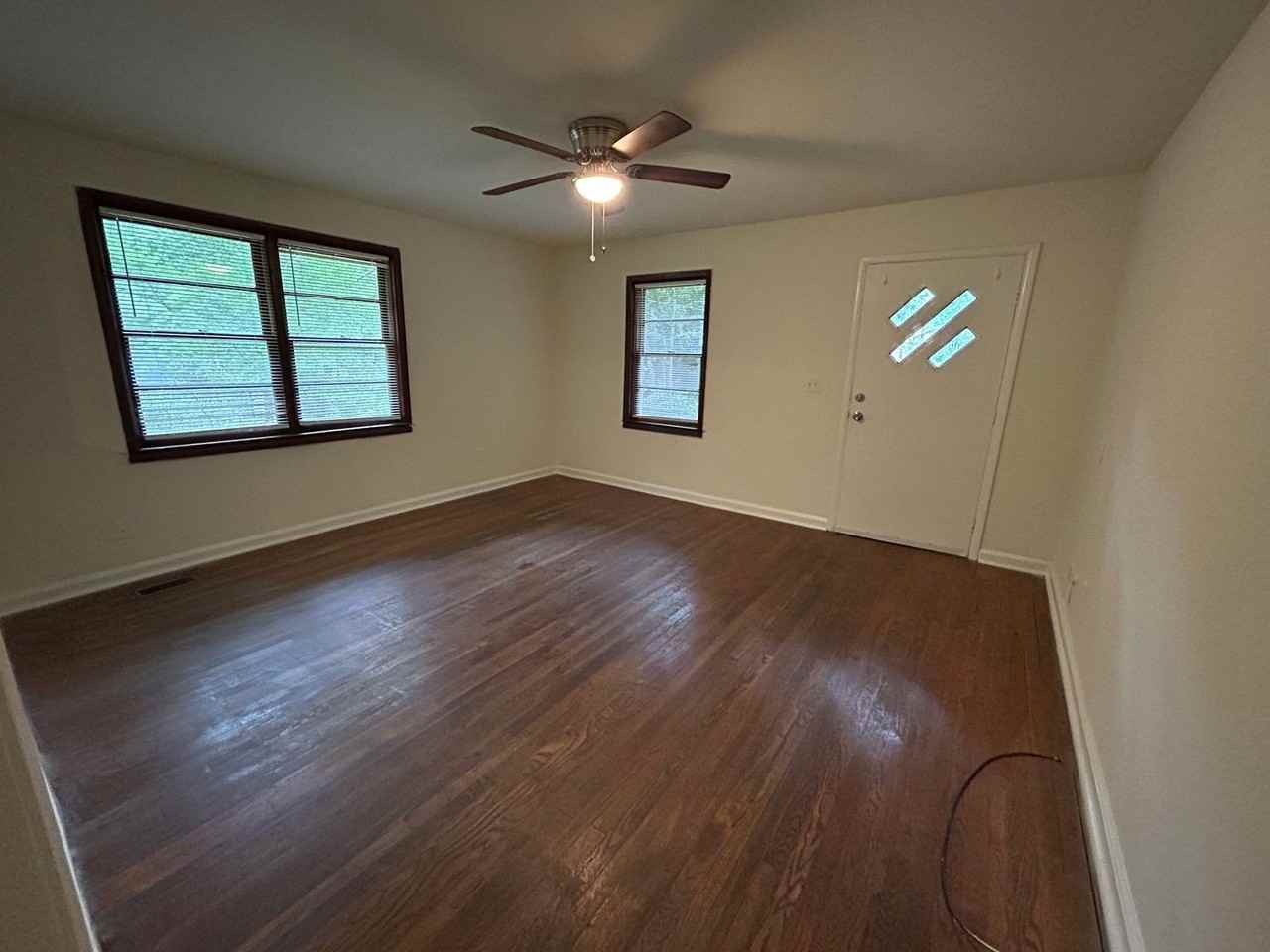 1717 Belcher Cir - Photo 2 of 10