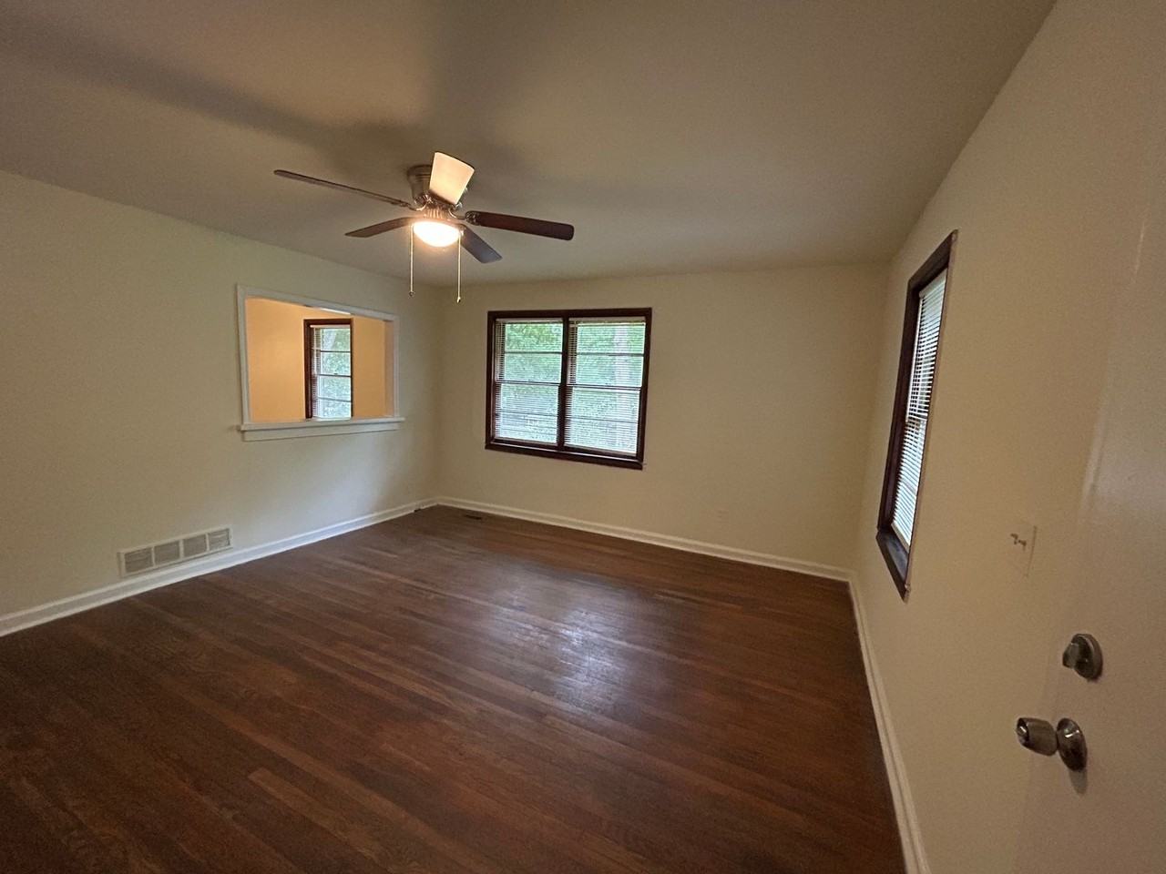 1717 Belcher Cir - Photo 3 of 10