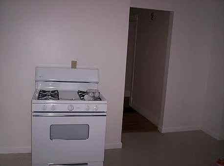 1085 Middlesex St - Photo 2 of 5