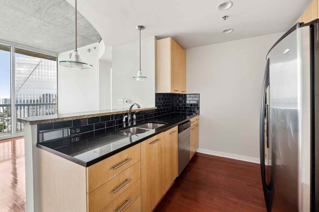 3324 Peachtree Rd Ne - Photo 5 of 46