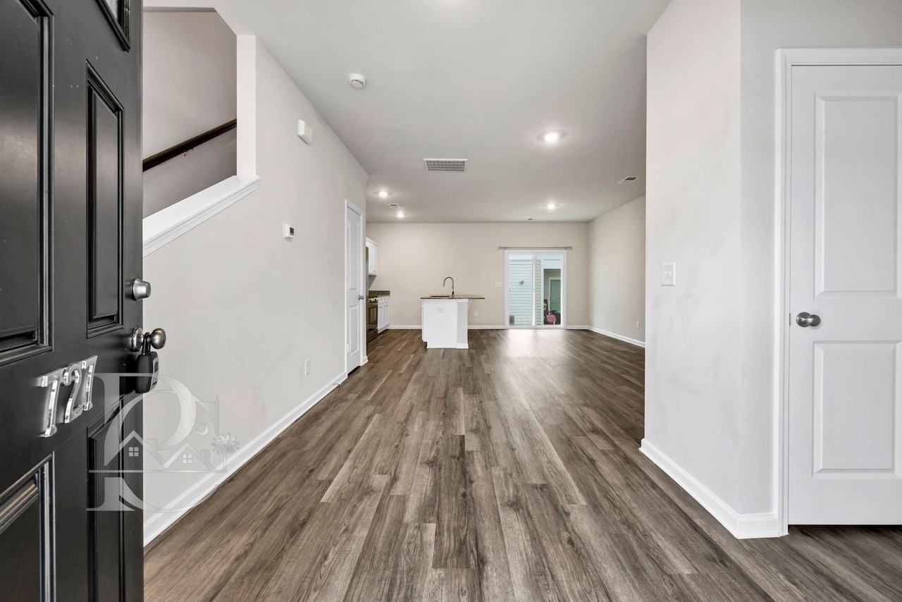 727 Wild Duck Ln - Photo 3 of 33