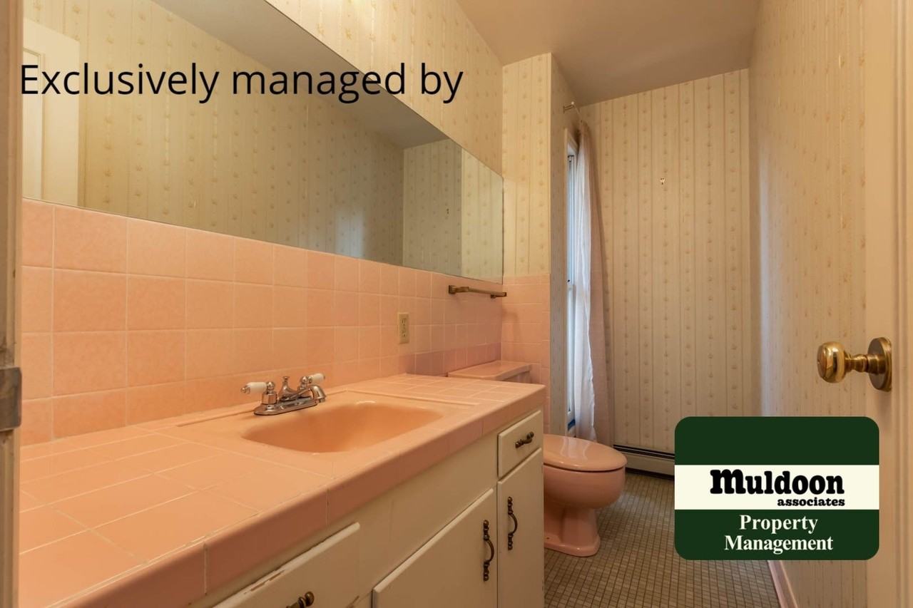 17 Penrose Blvd - Photo 3 of 45