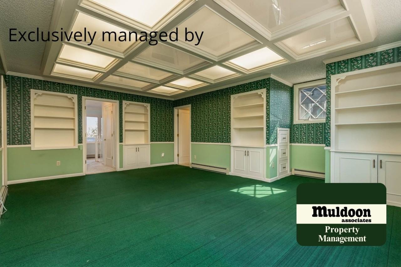 17 Penrose Blvd - Photo 2 of 45