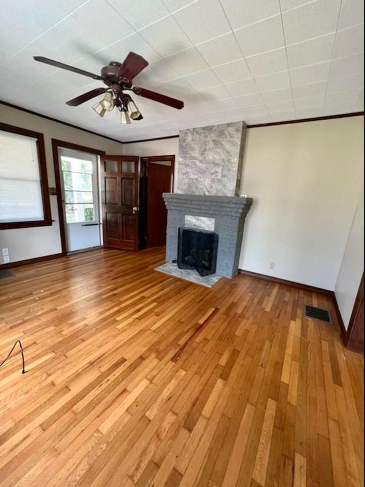 50 Mitchell Ave - Photo 3 of 12