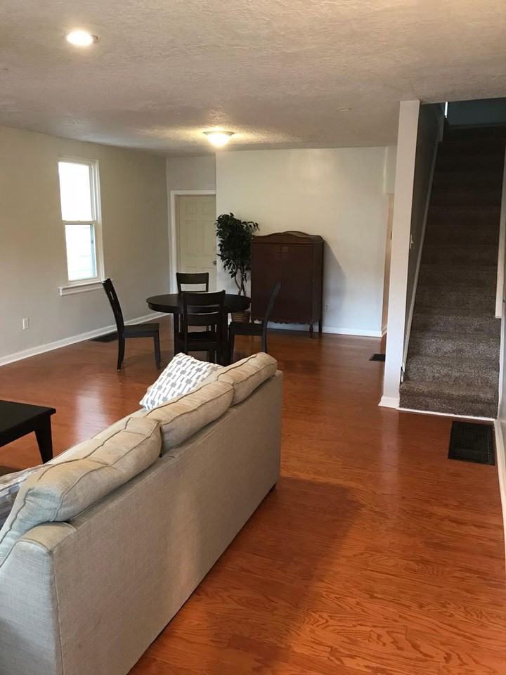 825 Southern Ave - Photo 2 of 12