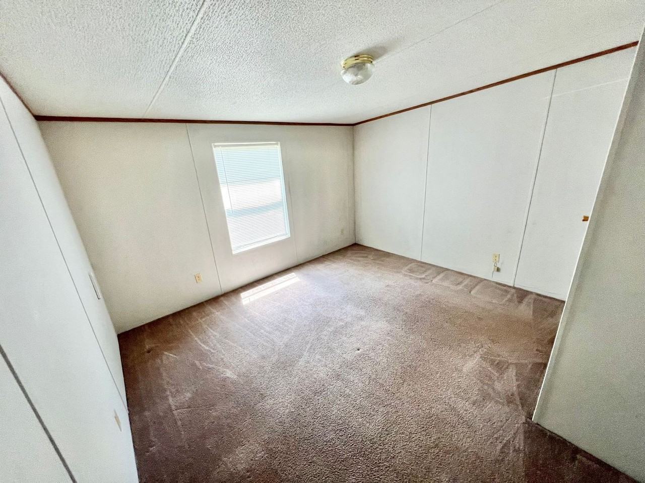 152 Dannibell Ln - Photo 2 of 16