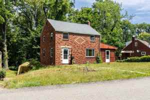 featured image of 9717 Glendale Rd