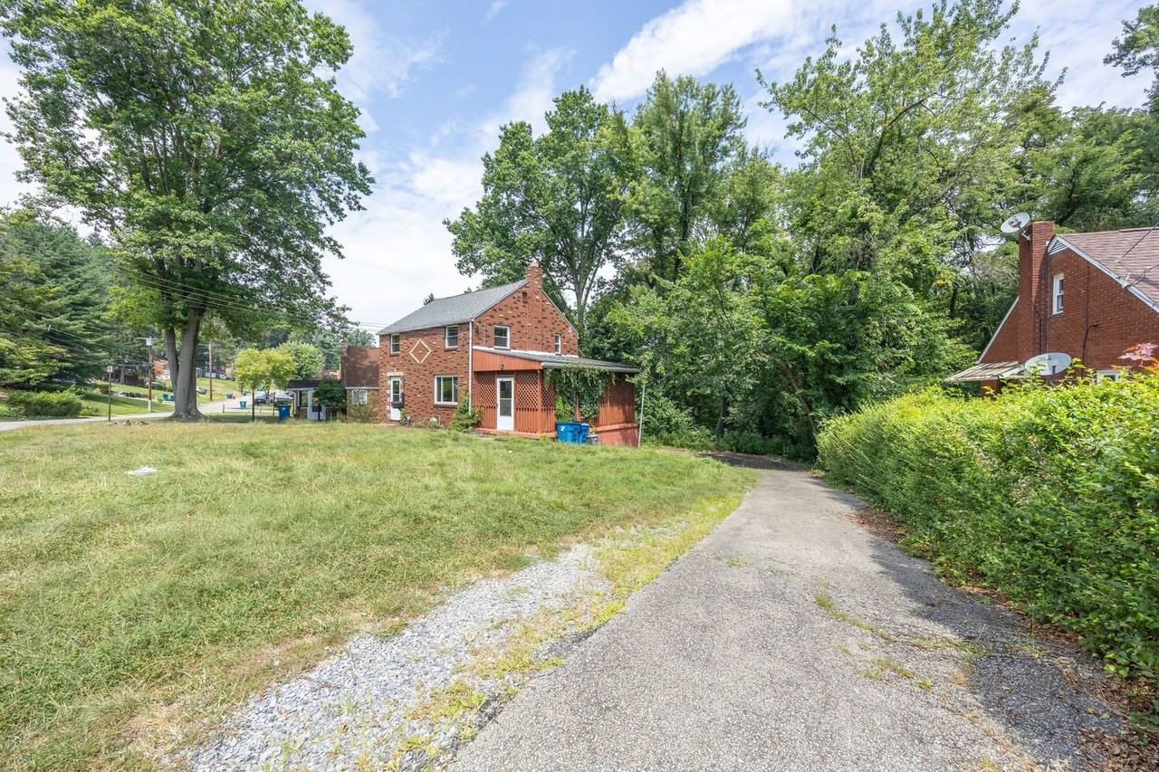 9717 Glendale Rd - Photo 4 of 34