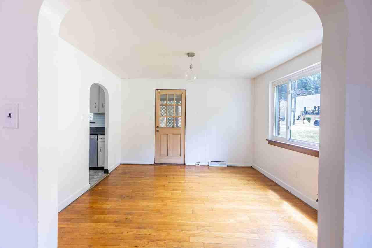 9717 Glendale Rd - Photo 7 of 34