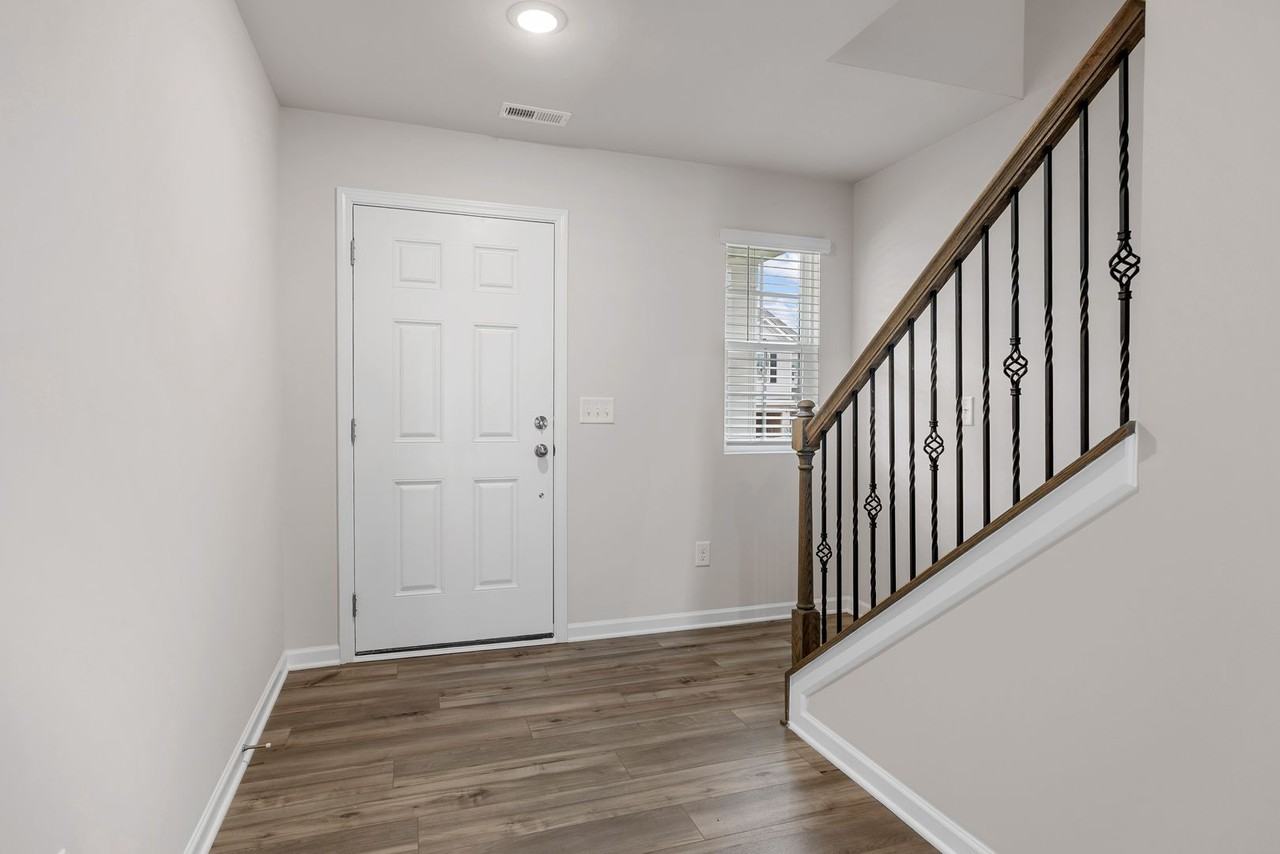 3085 Whispering Willows Ct - Photo 4 of 39