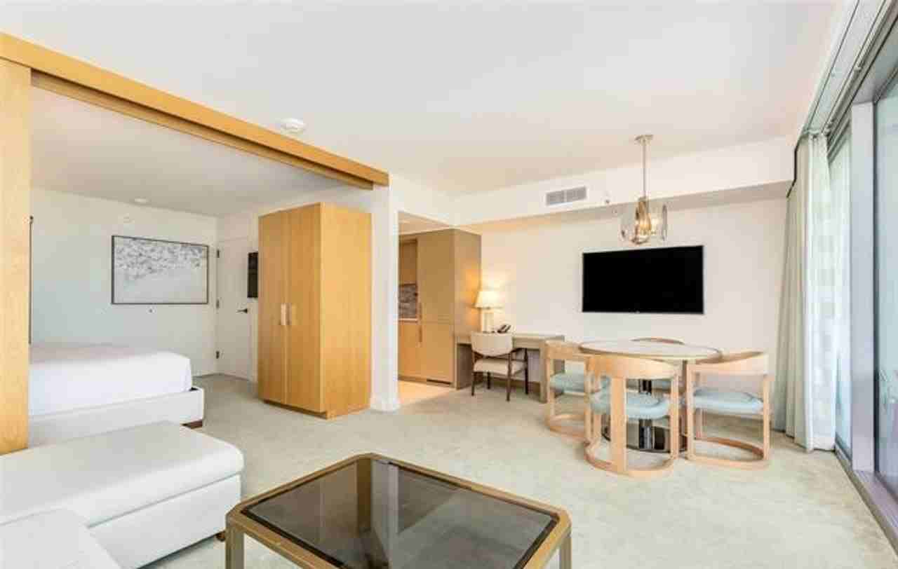 383 Kalaimoku St - Photo 6 of 11