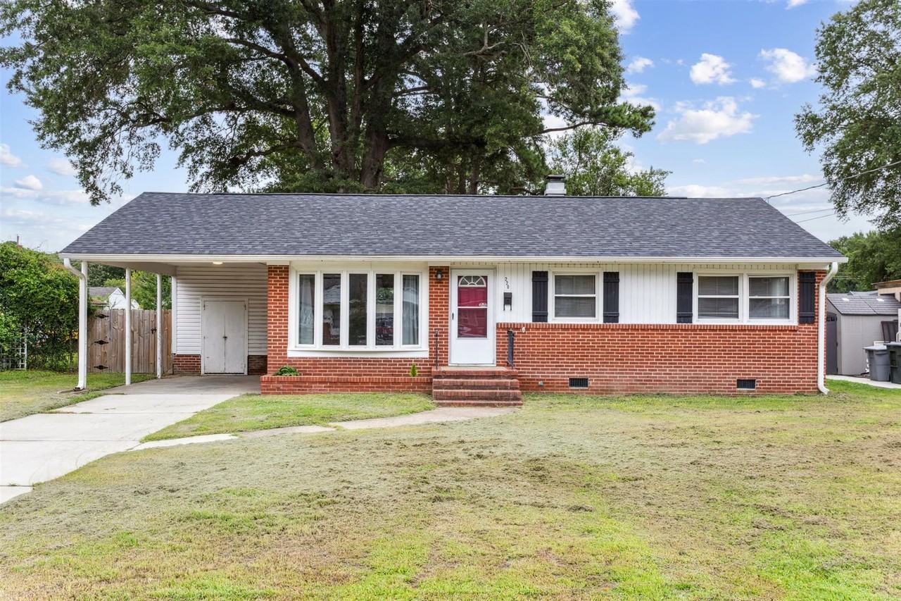 220 Lynnhaven Dr - Photo 2 of 26