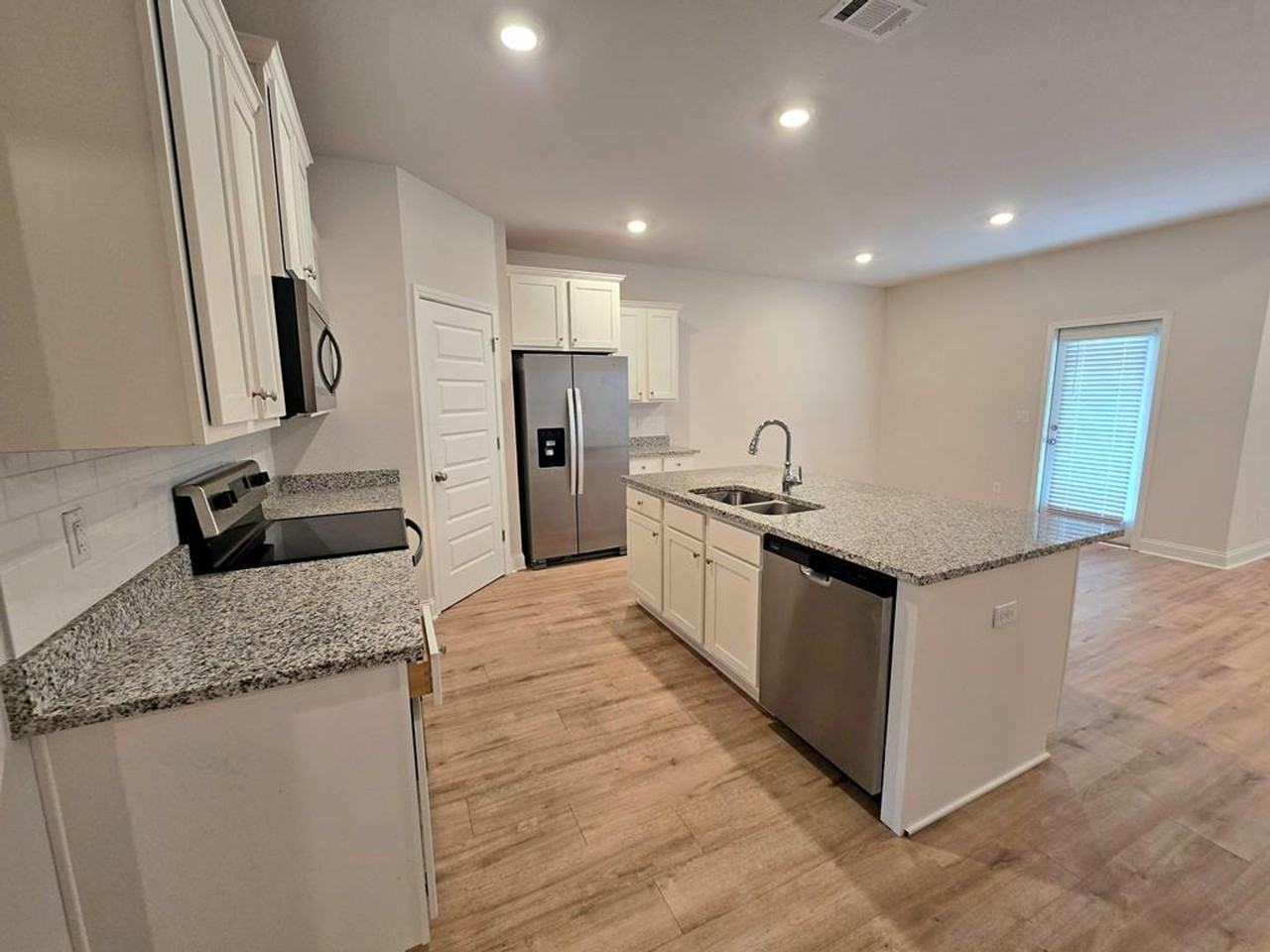 5175 Grand Oak Cir - Photo 7 of 22