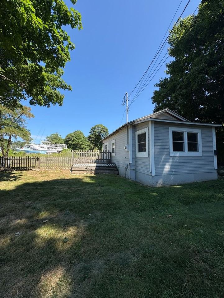 10 Main Pl - Photo 2 of 13