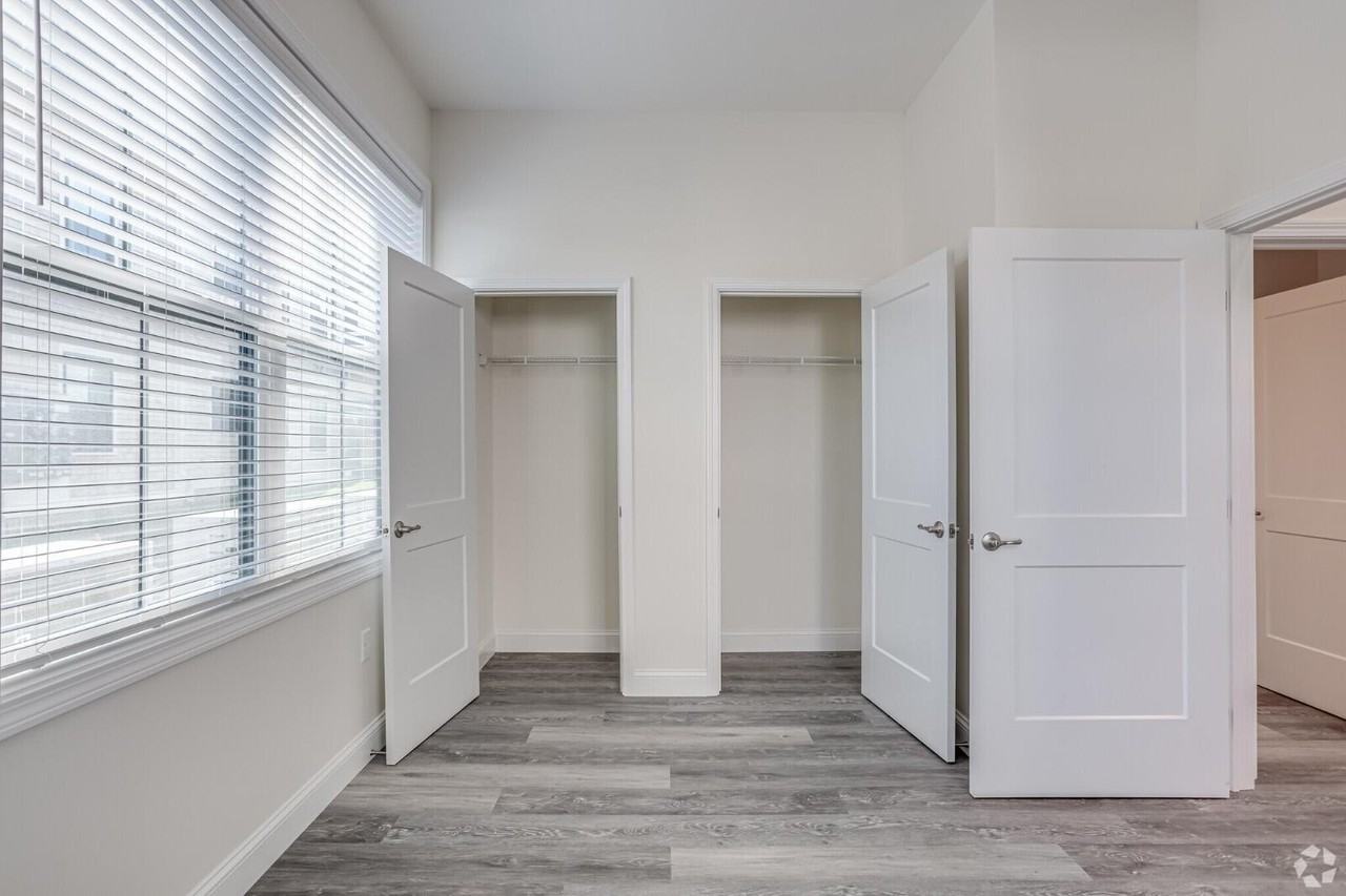 60 Pleasant St Unit 3b #3B - Photo 3 of 8