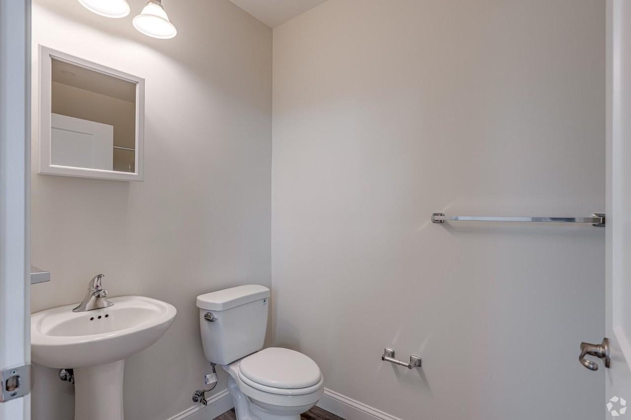 60 Pleasant St Unit 3b #3B - Photo 5 of 8