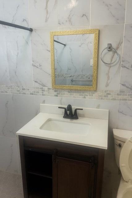 2534 Nw 73rd Ave - Photo 2 of 6