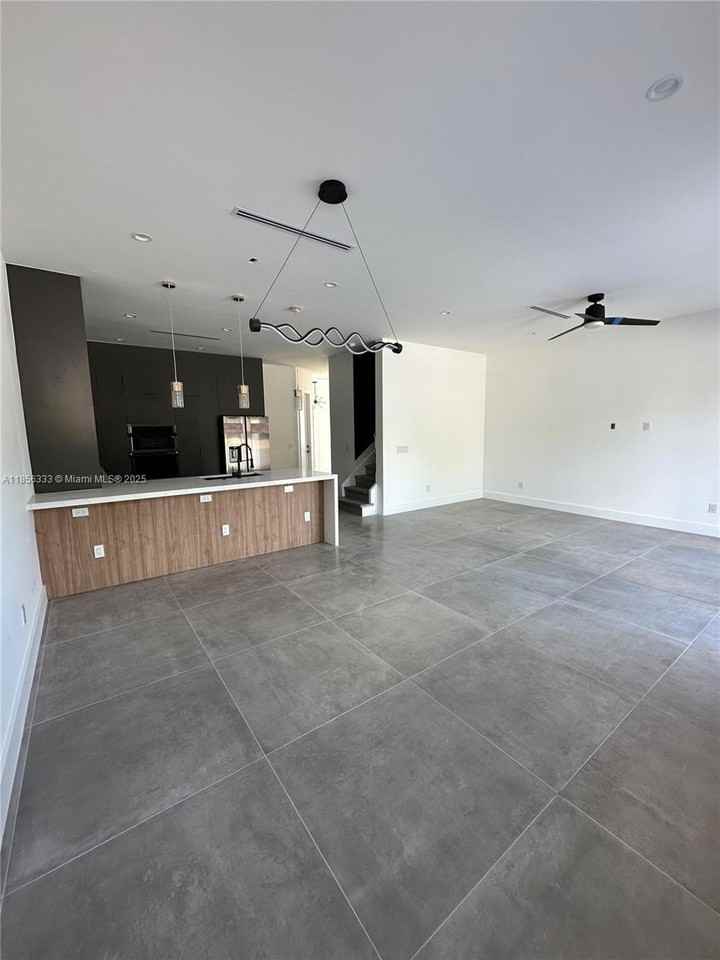 4627 Sw 32nd Ave #2C - Photo 5 of 31