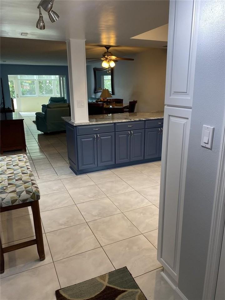 5555 Gulf Blvd #104 - Photo 3 of 35