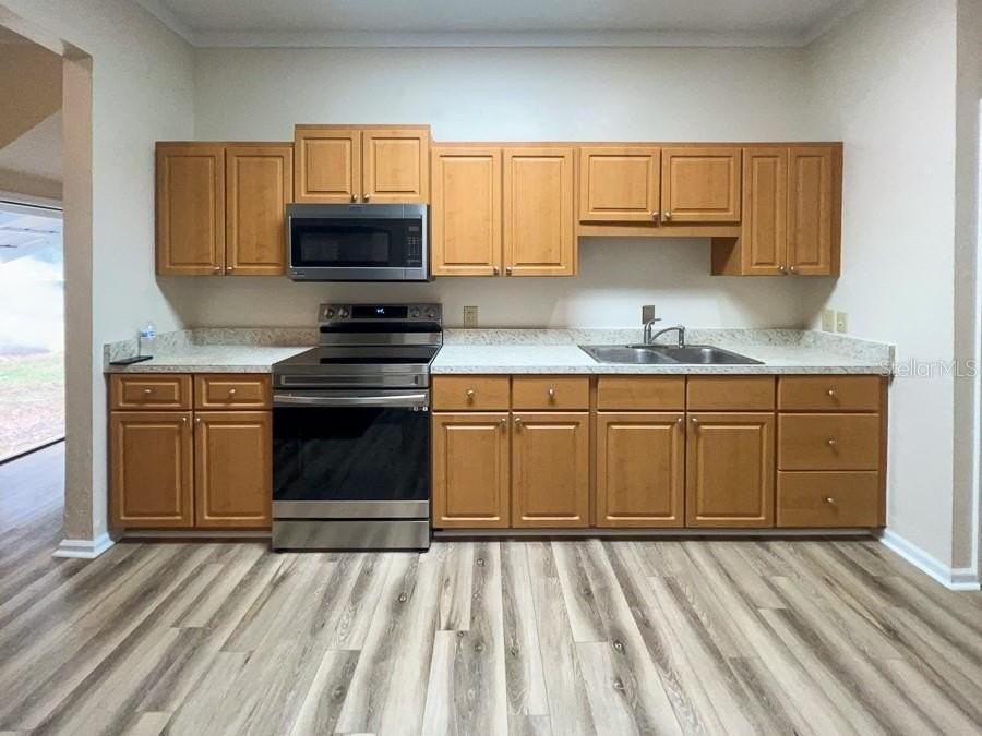 14437 Earle St - Photo 6 of 28