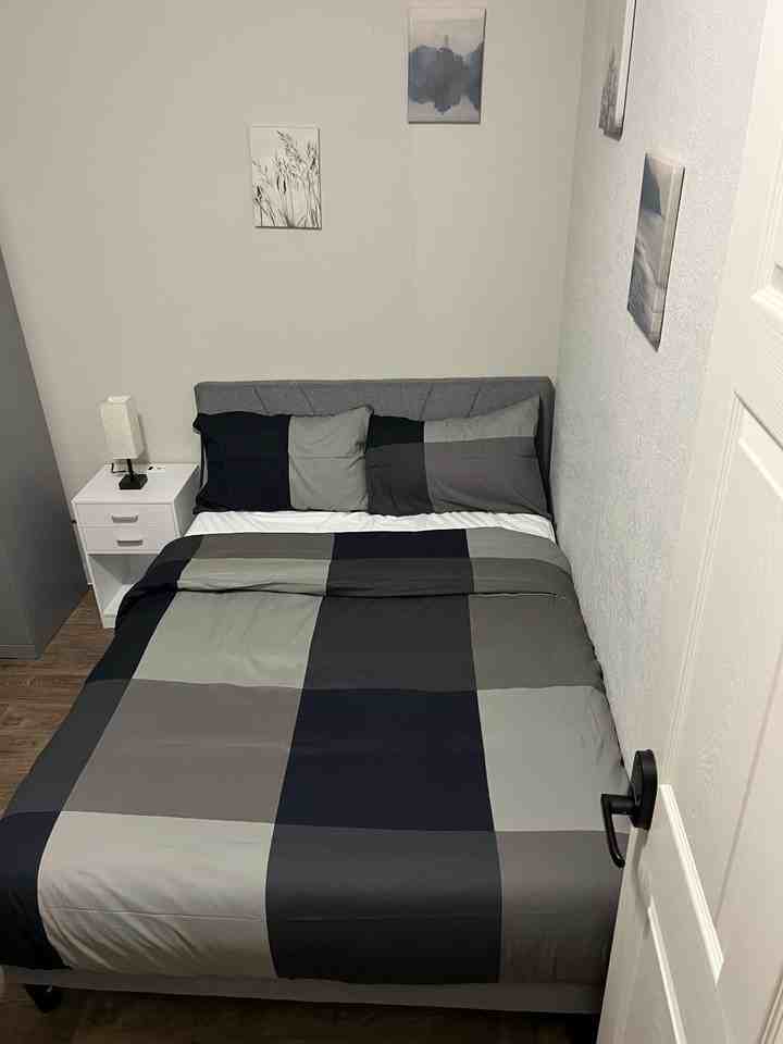 Chevalier Frst - Photo 6 of 9