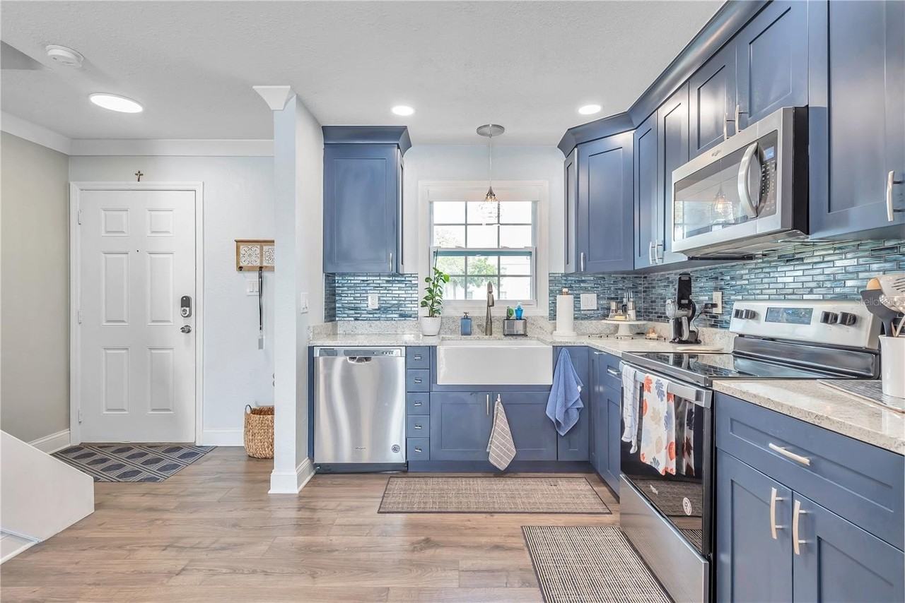 5172 Coquina Key Dr Se - Photo 4 of 45