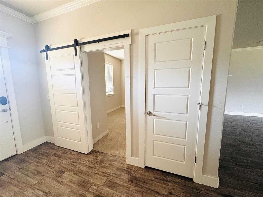 1421 Hickory Trl - Photo 3 of 21