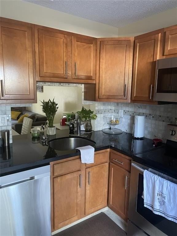 3007 Nw 5th Ter - Photo 2 of 20