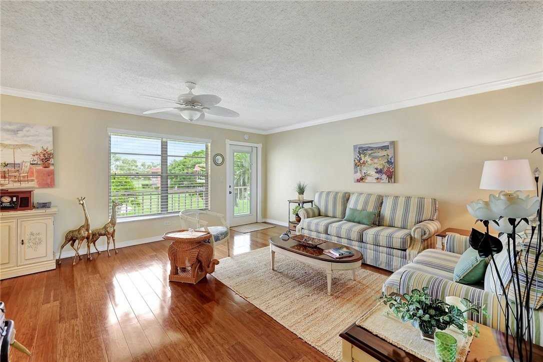 78 Royal Oak Drive #206 - Photo 3 of 21