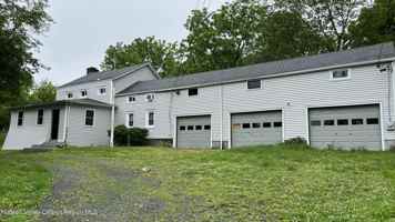 featured image of 131 S Putt Corners Rd