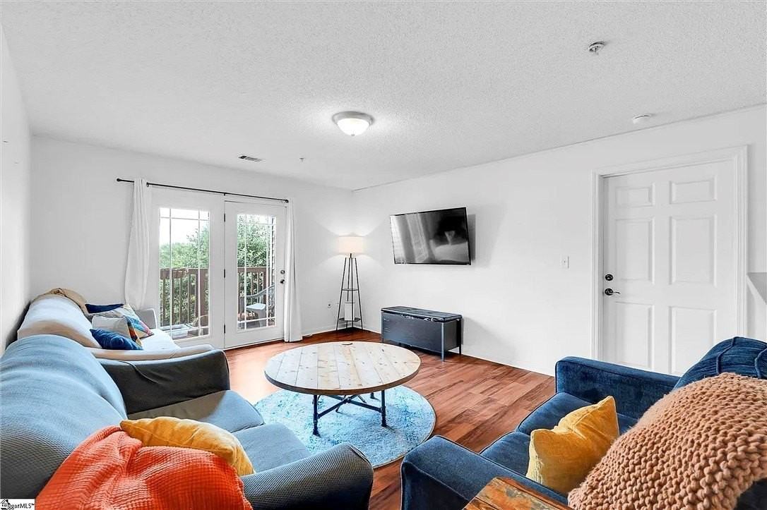 1412 Harts Ridge Dr - Photo 3 of 10