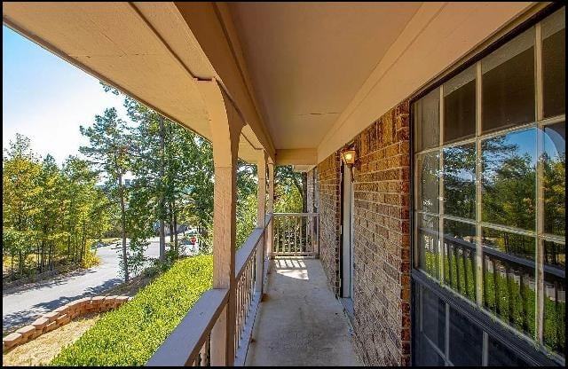 504 Nan Cir - Photo 5 of 10