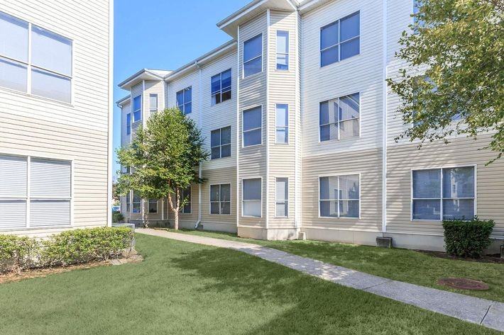 Concord at Little York - Photo 2 of 37