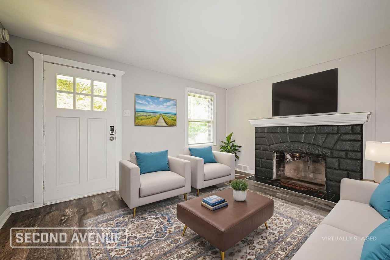 915 W Sutter Rd - Photo 2 of 29