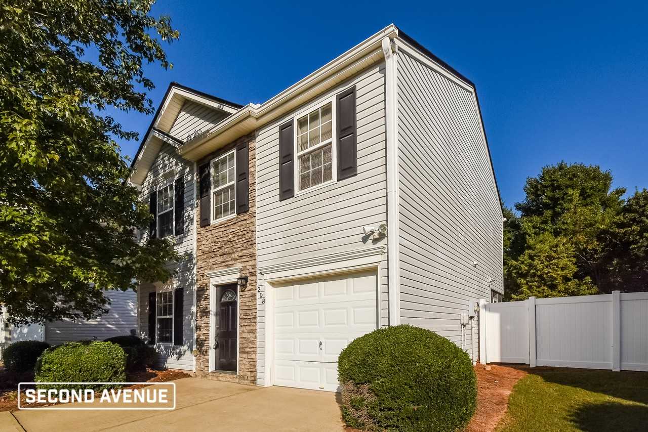 208 Ilex Dr