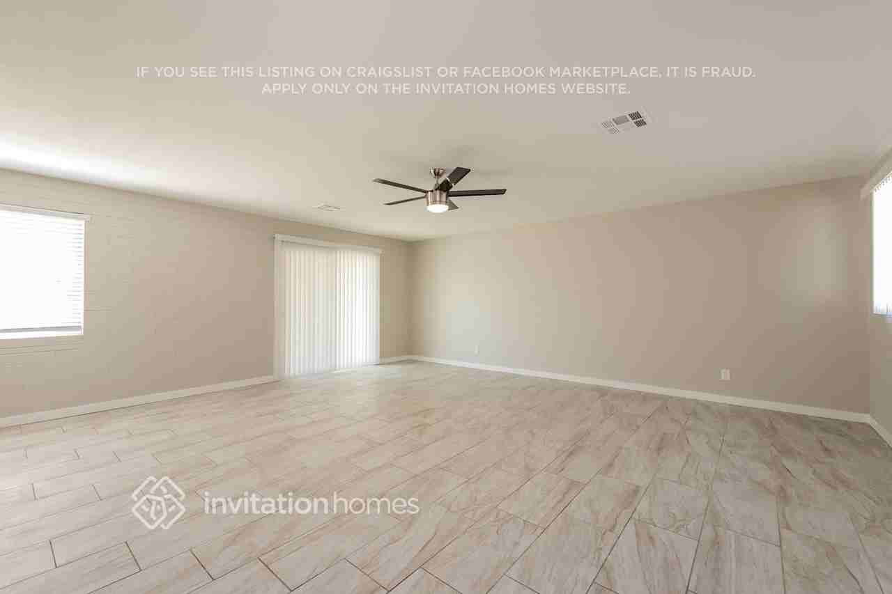 5031 N 65th Ave - Photo 3 of 15