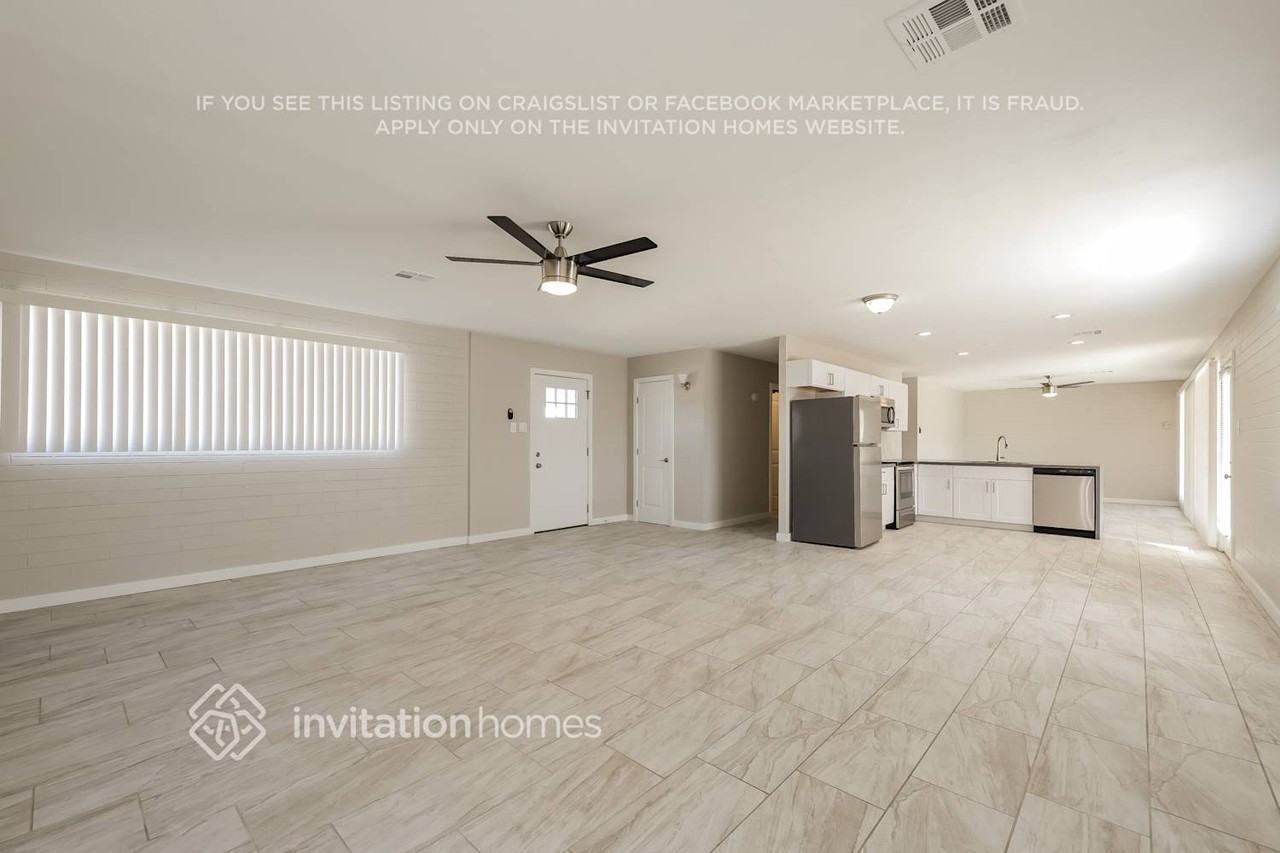 5031 N 65th Ave - Photo 4 of 15