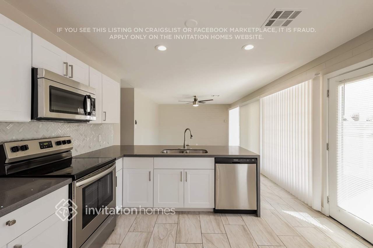 5031 N 65th Ave - Photo 6 of 15
