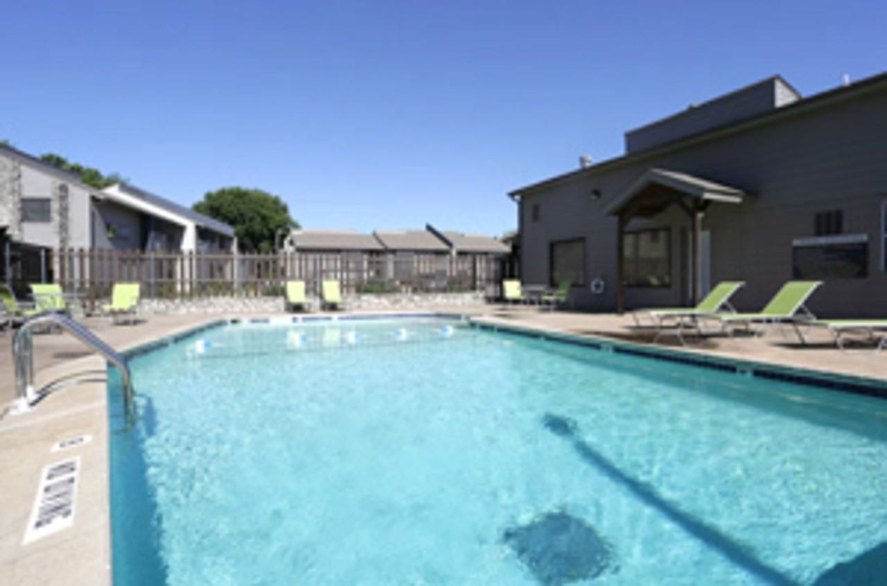 Landry Apartment - Photo 3 of 50