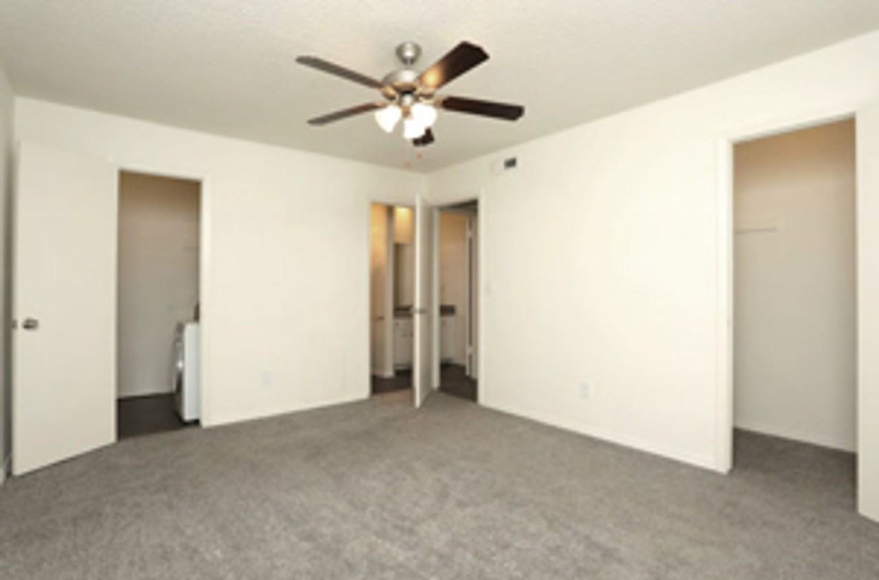 Landry Apartment - Photo 6 of 50