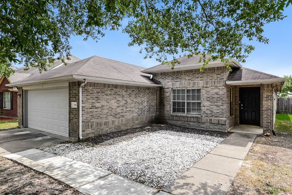 3306 Coldwater Canyon Ln - Photo 3 of 16