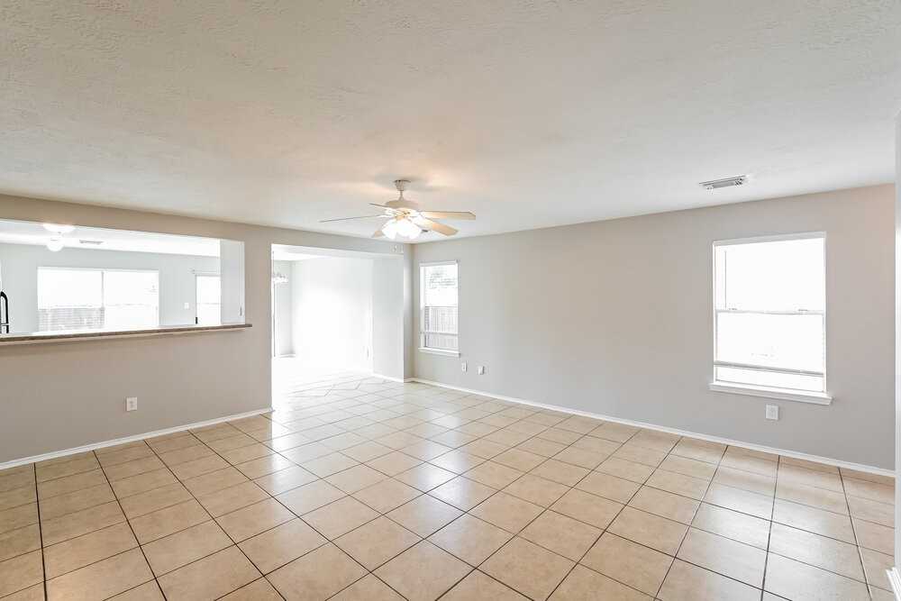 3306 Coldwater Canyon Ln - Photo 4 of 16