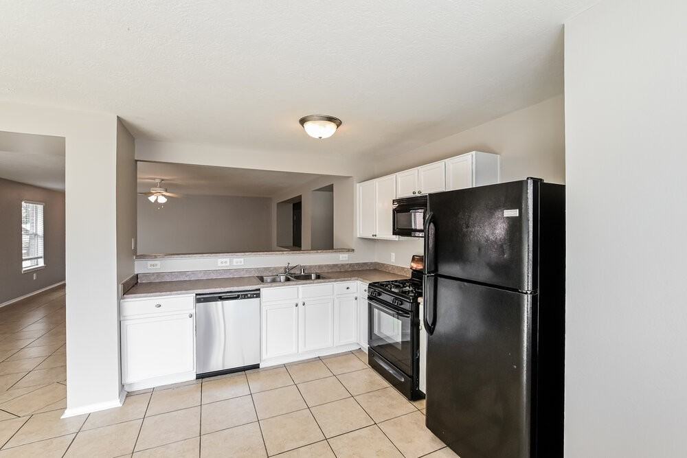 3306 Coldwater Canyon Ln - Photo 6 of 16