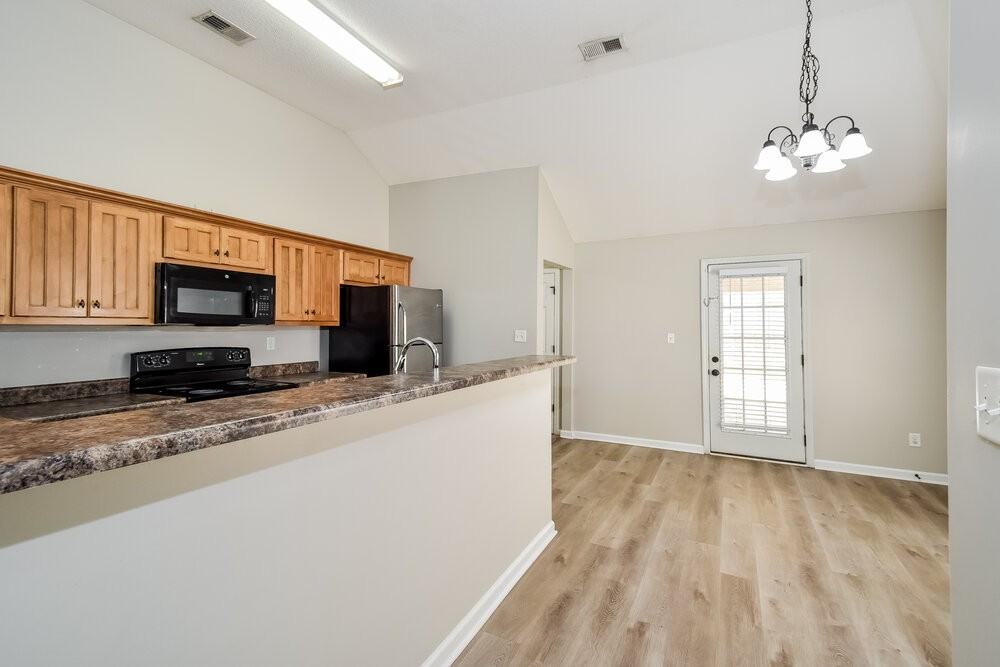 9889 Southern Oak Way - Photo 7 of 17