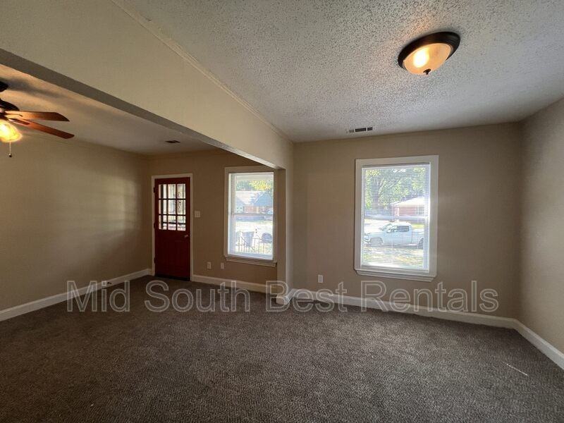 3192 Hardin Ave - Photo 2 of 8