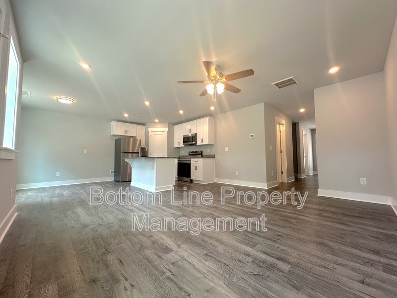 2927 Burgess Dr - Photo 3 of 31